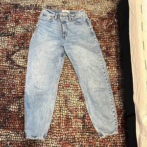 On trend Abercrombie jeans!